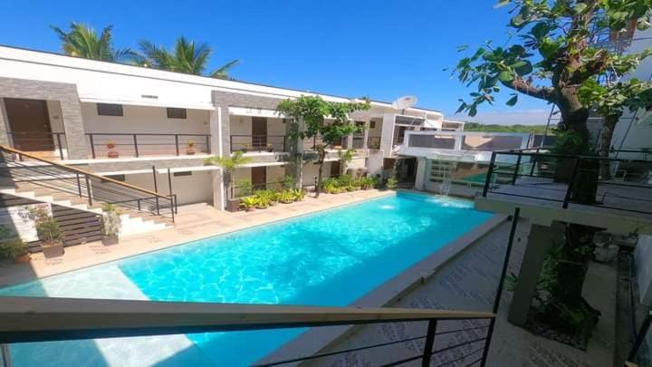 Miami Heat Beach Resort Morong  Εξωτερικό φωτογραφία
