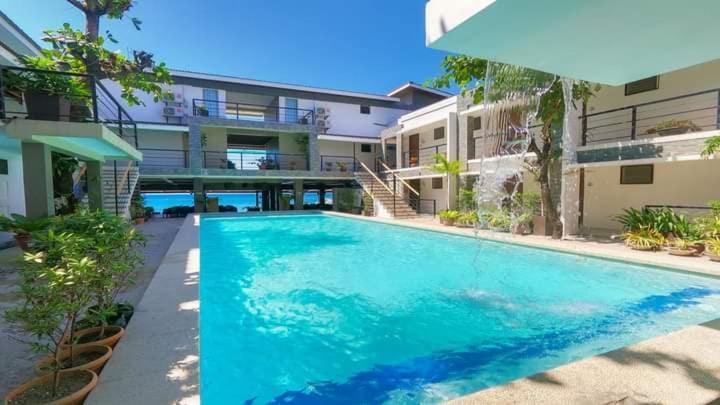 Miami Heat Beach Resort Morong  Εξωτερικό φωτογραφία